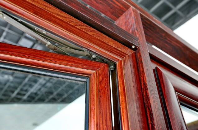 Vì vậy, làm thế nào để chọn một nhà sản xuất hồ sơ nhôm,